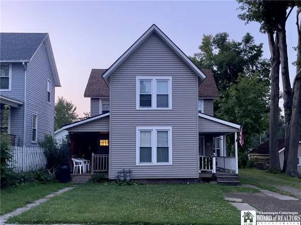 17 E 3rd St, Lakewood, NY 14750