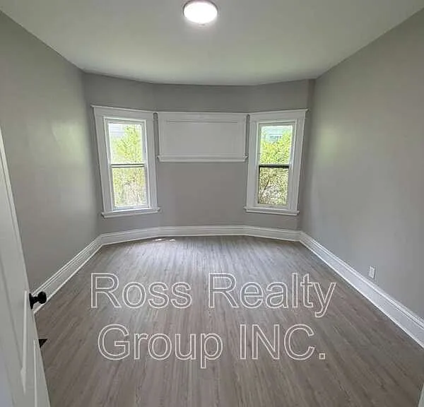 702 Boalt St #UPPER — Photo 7