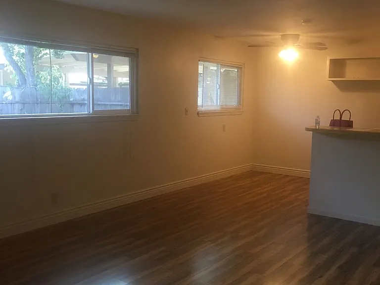 141 W Lassen Ave #6 — Photo 4