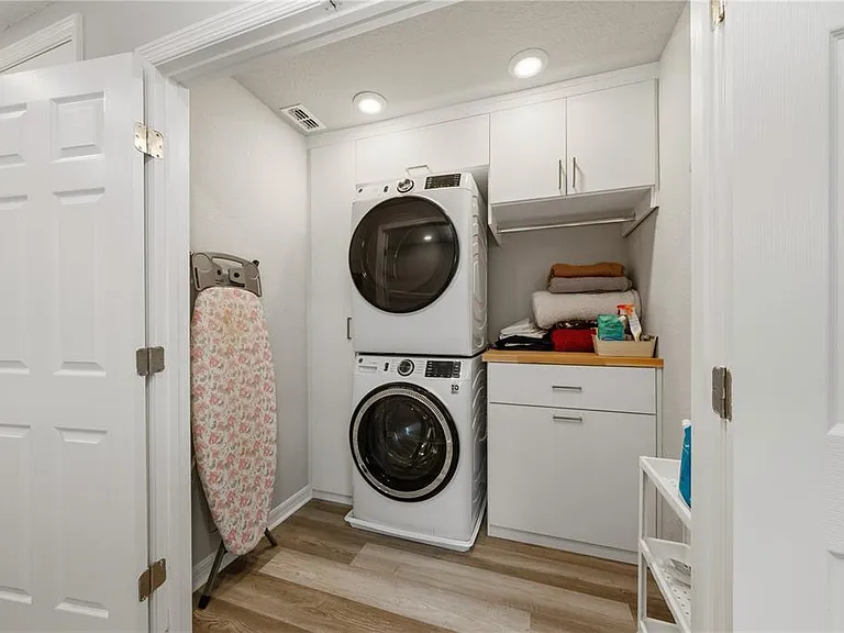 445 Silverbell Trl — Photo 19