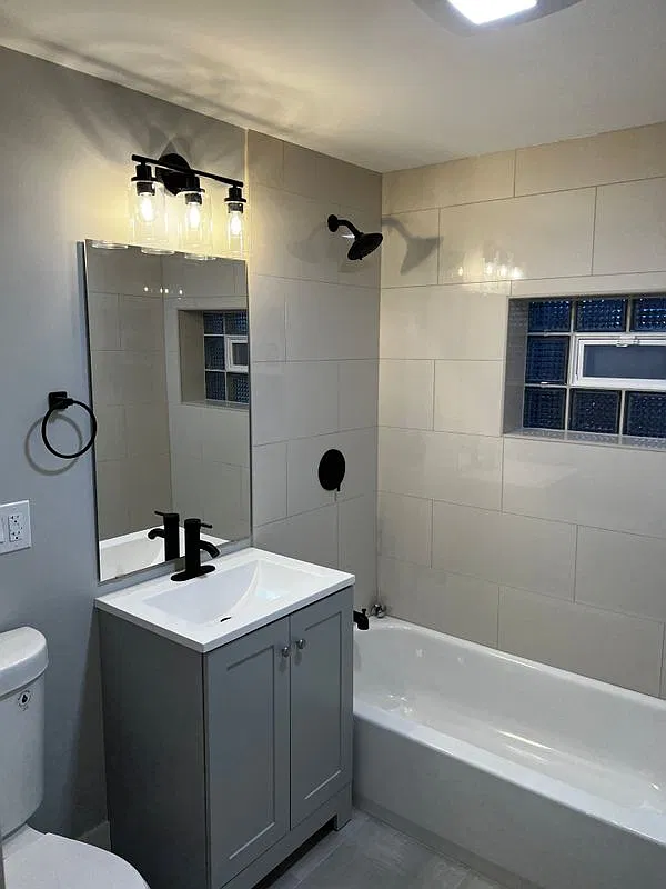 2 bed, 1.0 bath, 650 sqft, $1,200 — Photo 2