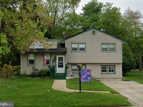 36 Pleasant Valley Dr, Woodbury, NJ 08096