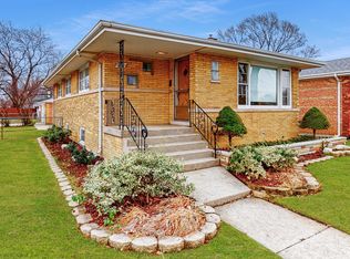 8701 Tulley Ave, Oak Lawn, IL 60453