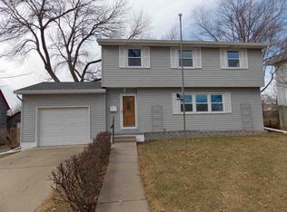 1809 Tremont St, Cedar Falls, IA 50613