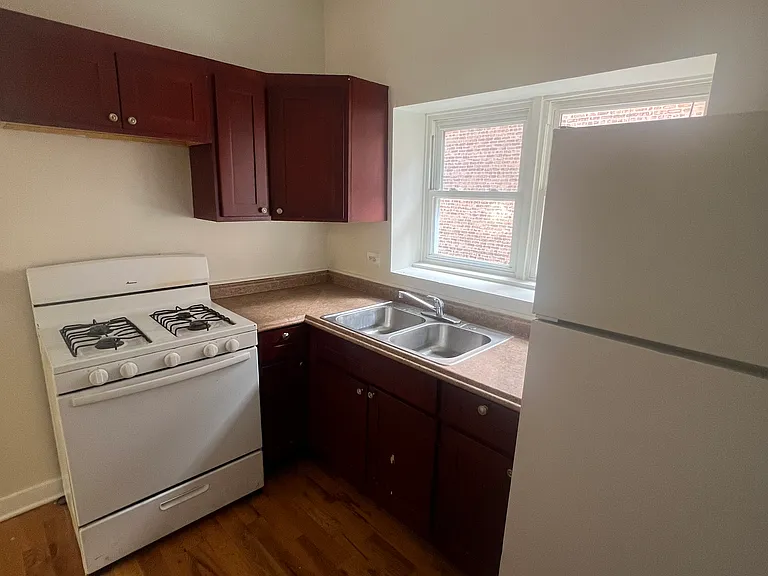 1052 N Avers Ave #1F — Photo 18