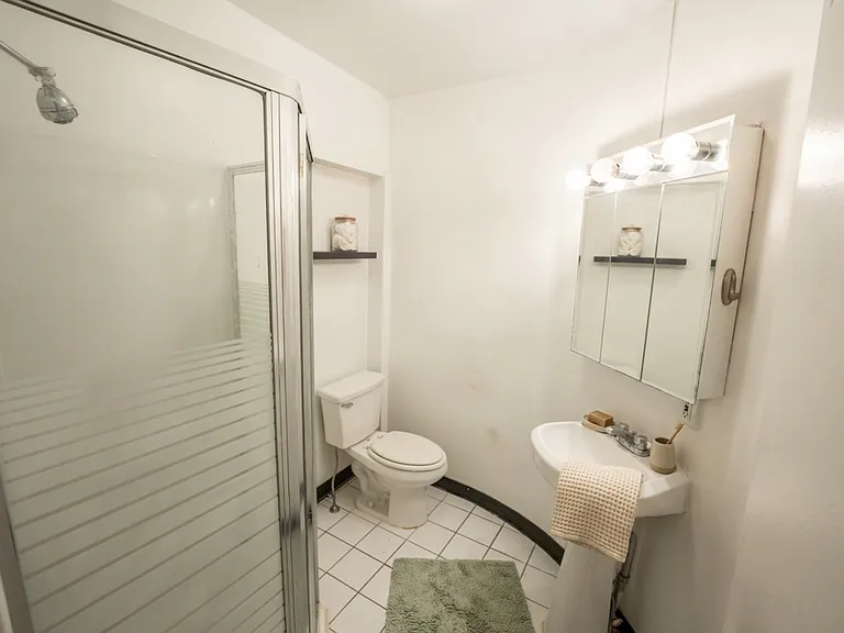 1433 Spruce St #1R — Photo 4