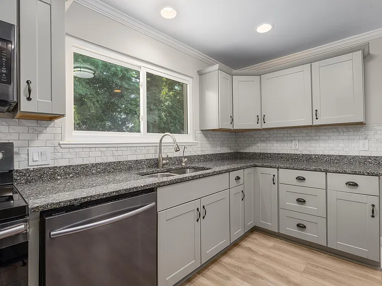 408 Lineberry Rd — Photo 13
