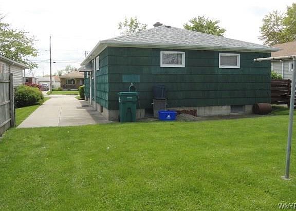 3rd image of 2926 Seneca Ave