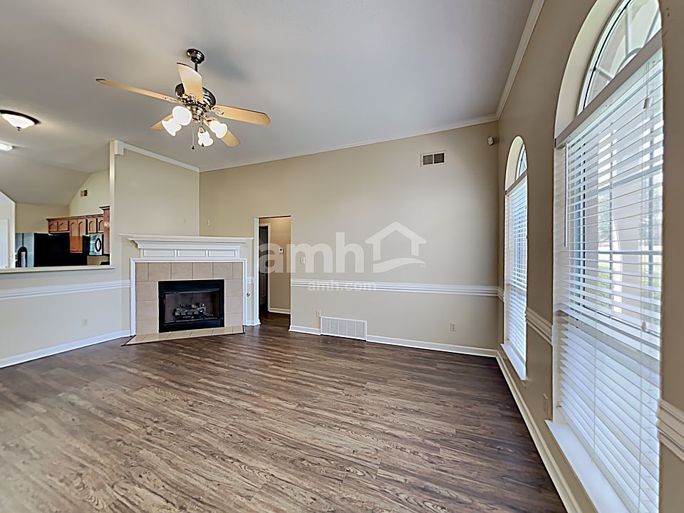 2395 Greencliff Dr, Southaven, MS 38672 Zillow