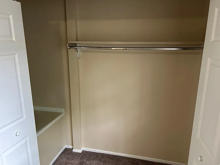 406 Hickory Cir — Photo 16