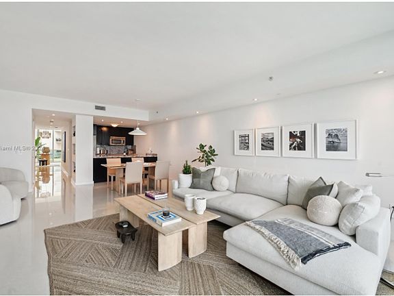 3rd image of 7935 East Dr #822