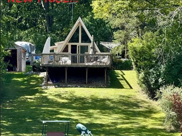 1110 Cambridge Dr, Onsted, MI 49265