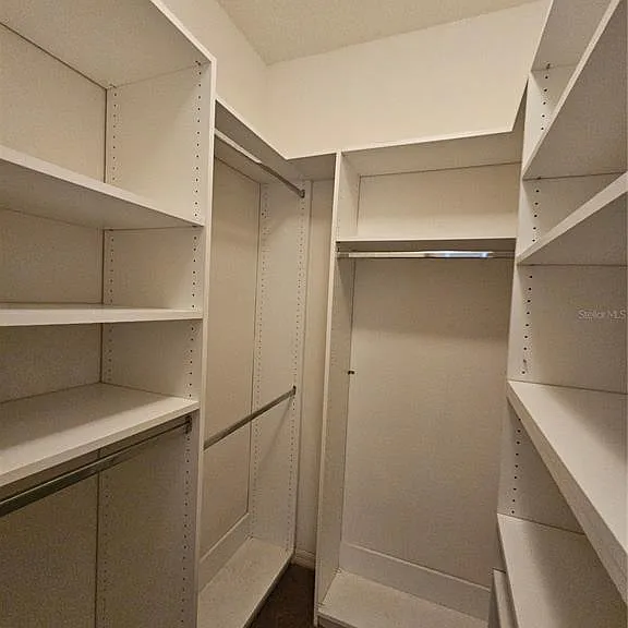 2927 Pointeview Dr — Photo 11