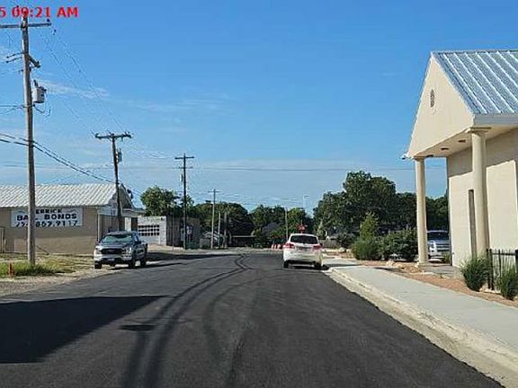 Exterior Neighborhood (street photo)
