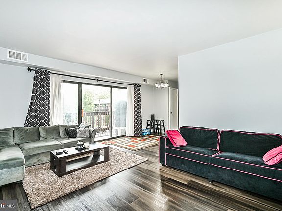 2nd image of 7528 Savannah St APT 101