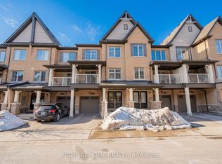 33 Amulet Way, Whitby, ON L1R0R5