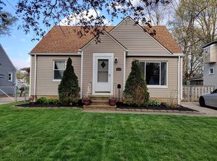 4337 W 227th St, Fairview Park, OH