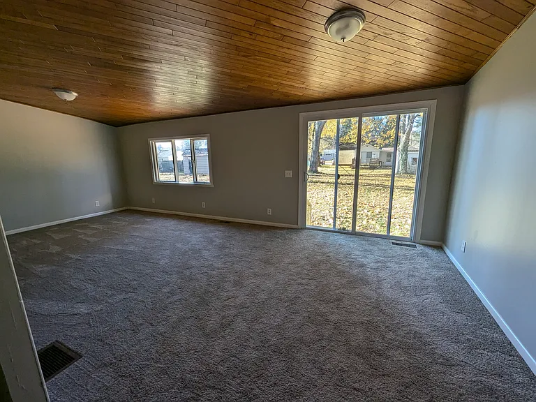 114 Maple Manor Dr — Photo 7