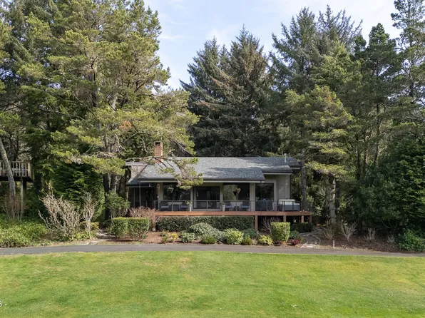 4 Fairway Ln, Gleneden Beach, OR 97388