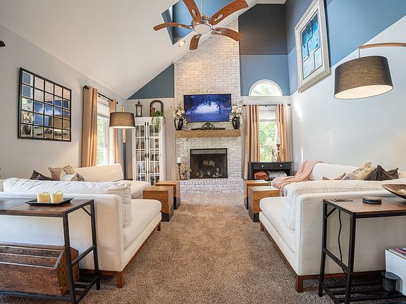 4th image of 1731 Creekview Ct