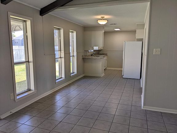 3rd image of 2542 Belle Grove Dr