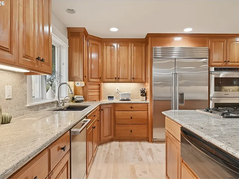 8145 SW 57th Ave — Photo 9