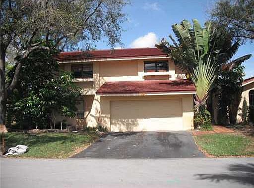 1st image of 641 Hollows Cir