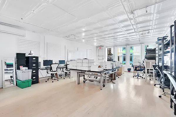 1st image of 147 W 27th St #6E