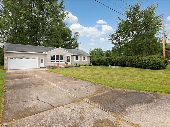 4th image of 42651 Grandview Dr