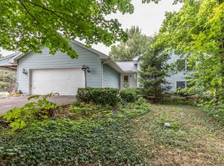 2525 Bell Oak Rd, Williamston, MI 48895