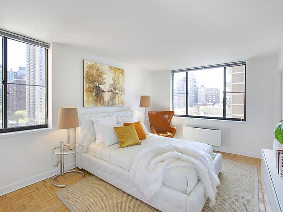 3rd image of 101 W 90th St APT 4H