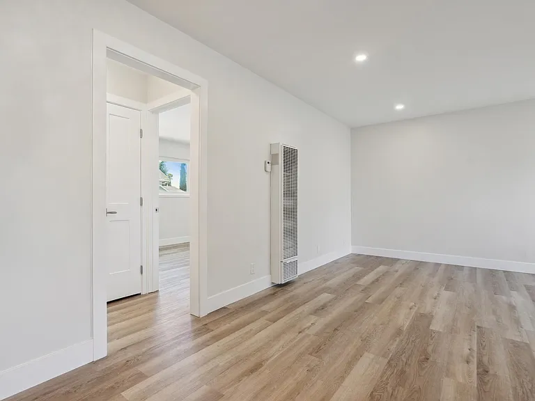 3441 Laguna Ave #2 — Photo 11