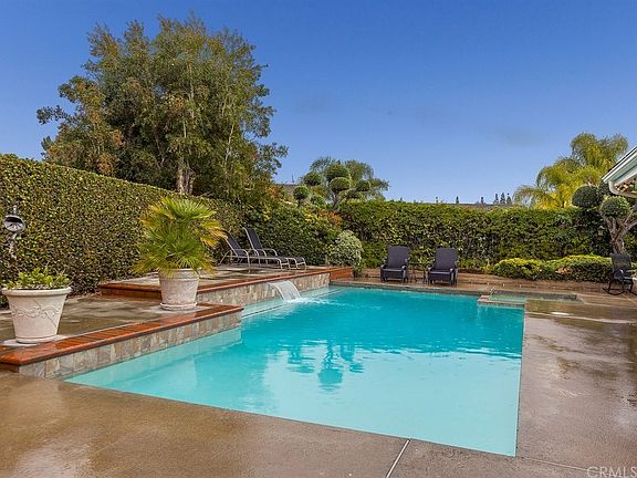 3rd image of 444 S Westridge Cir