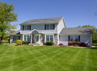 6316 Deerwood Dr, Crystal Lake, IL 60012