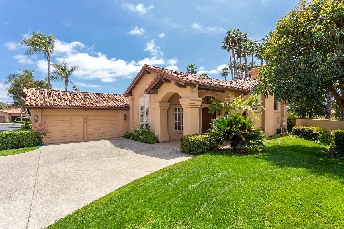 Large corner lot - 15448 Pimlico Corte