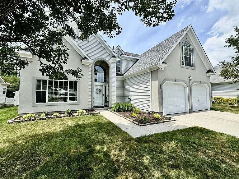 2424 Seven Kings Rd — Photo 2
