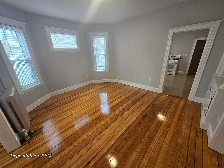 21 Theodore St — Photo 3