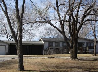 7465 N Ridge Rd, Valley Center, KS 67147