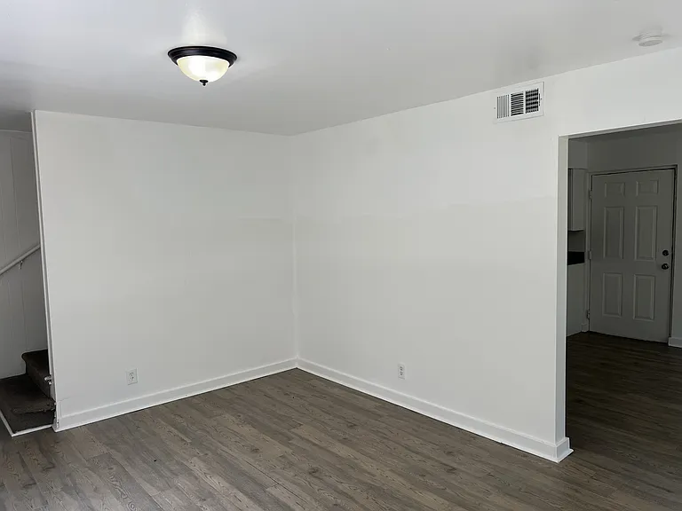 1156 Triple Hill Dr #B — Photo 7