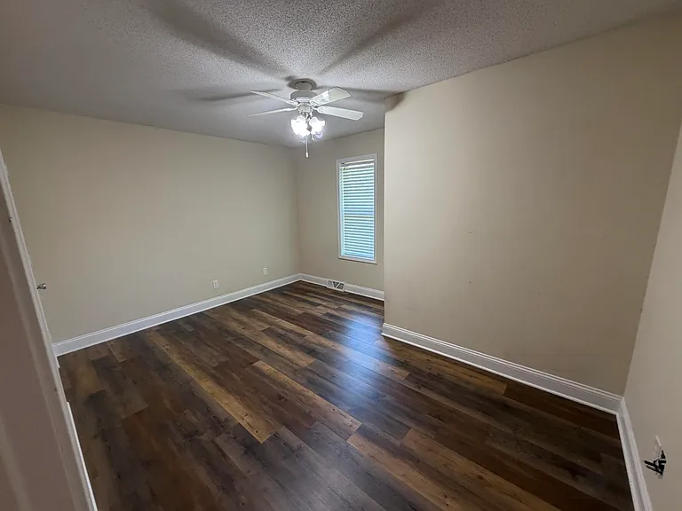 2032 Waterfront Dr N #D — Photo 13