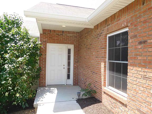 2nd image of 2439 N Stonelake Cir