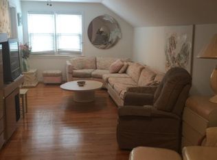 83 Fairview Ave, Oceanside, NY 11572