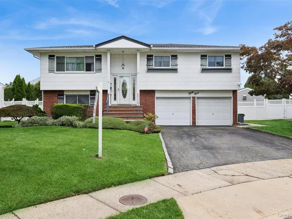 33 Sherwood Drive, Bethpage, NY 11714