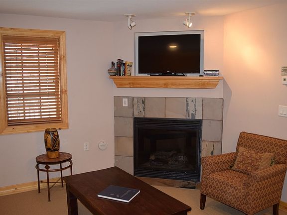 3rd image of 110 Sutton Pl #411
