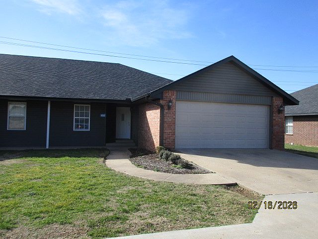 1st image of 2302 W Oak Park Pl #B