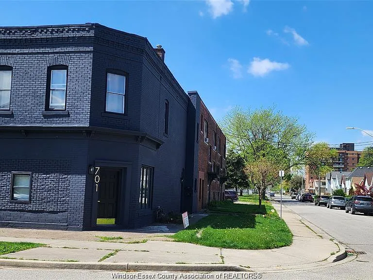 701 Marentette Ave #A — Photo 2