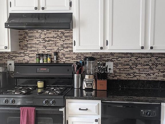 5th image of 1909 Delancey St