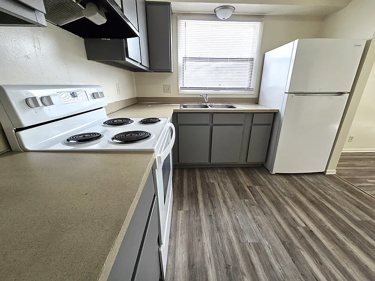 French Quarter Apartments — Photo 4