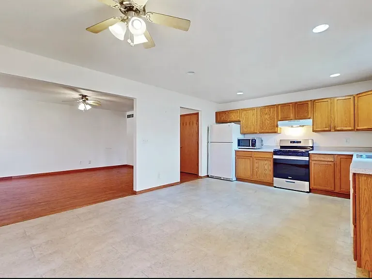 247-253 N Cross St #249 — Photo 3