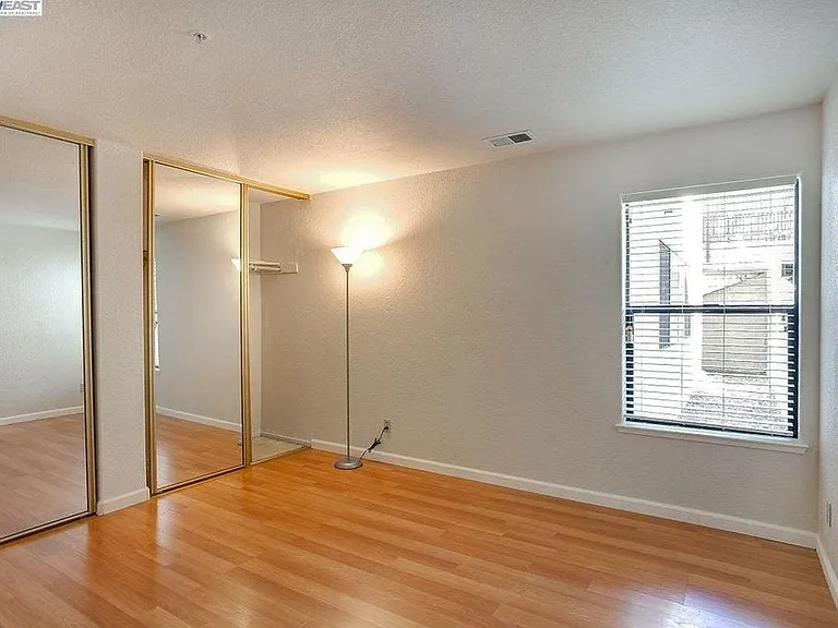 Guest bedroom pic 1